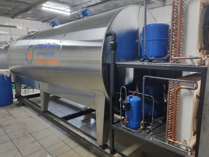 Танк-охладитель молока закрытый горизонтальный 5000 л.